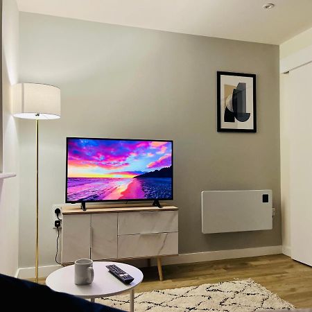 Fantastic One Bedroom Apartment Near Old Trafford Stadium Manchester Esterno foto